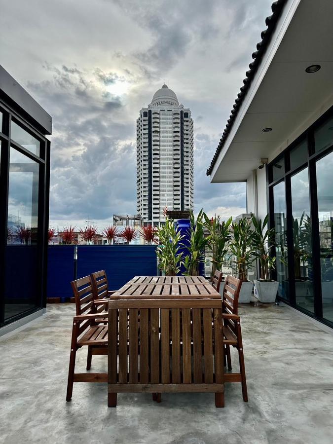 Pier 808 Hostel Bangkok Exterior photo