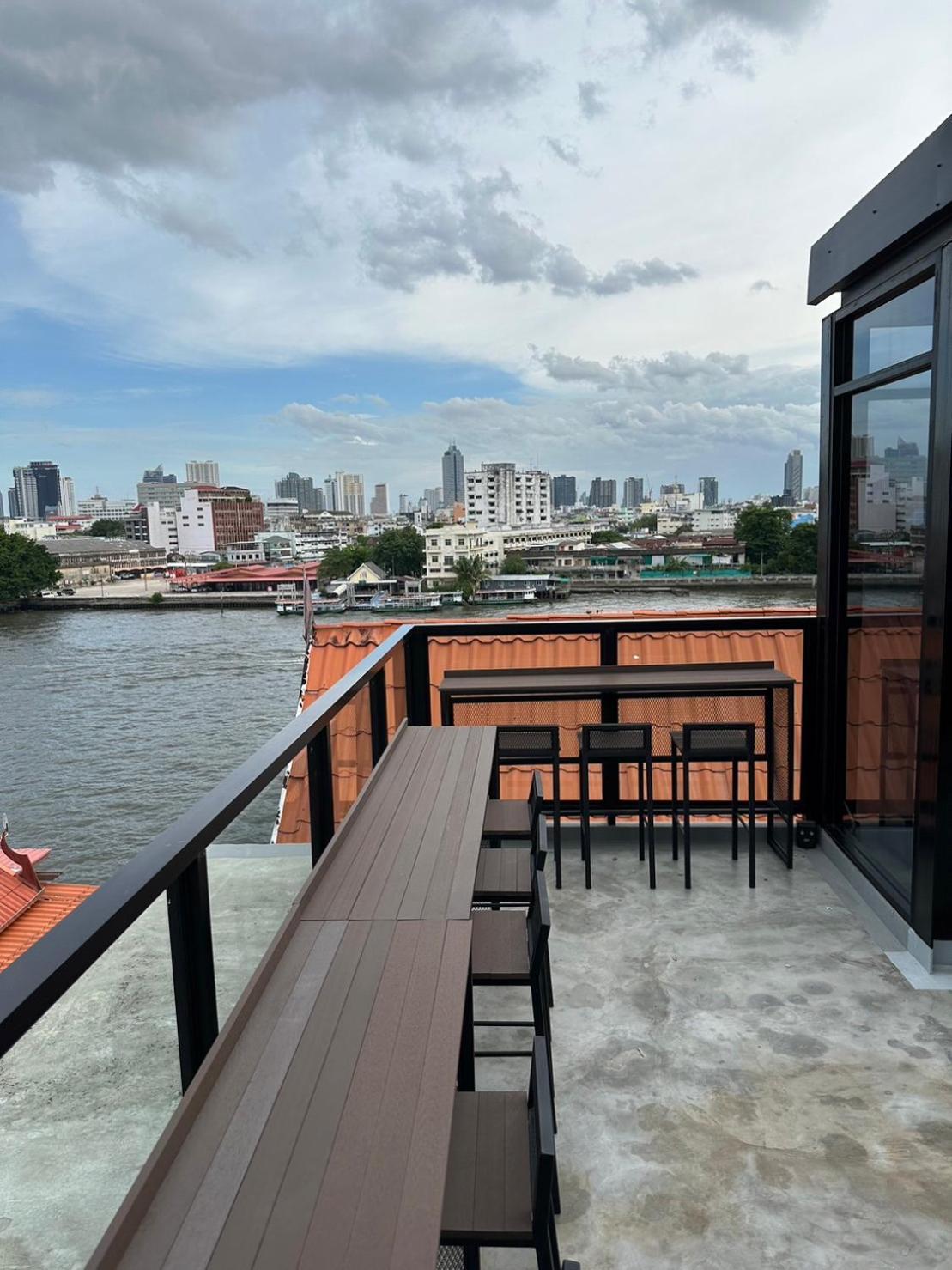 Pier 808 Hostel Bangkok Exterior photo